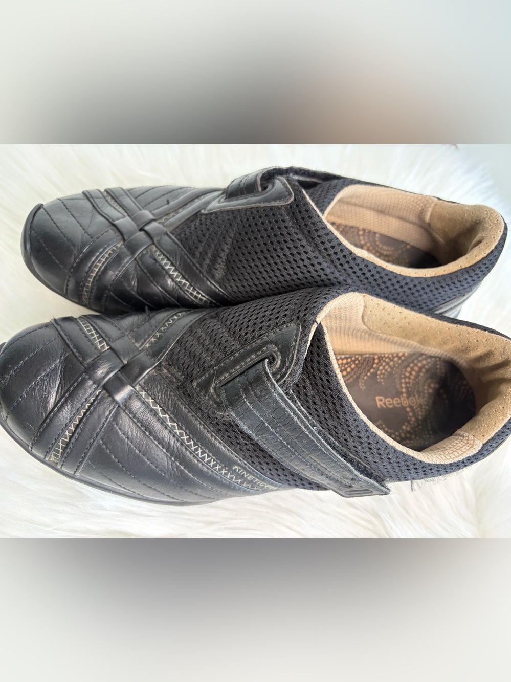 REEBOK Black Leather & Mesh Women’s Walking Shoes Velcro Strap Sneakers SIZE 9